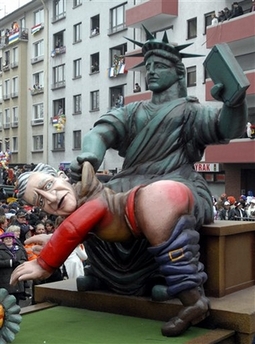 Widdle Georgie Bushie gets spanked by Lady Liberty