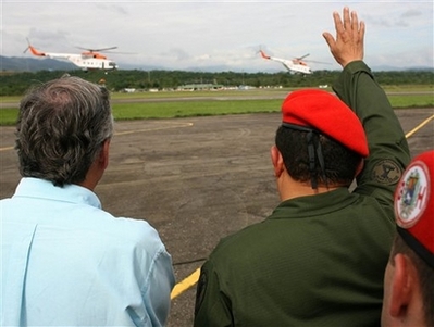 Chavecito waving goodbye to the helicopters