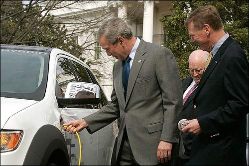 Dubya, a dumbass even with a simple electrical plug